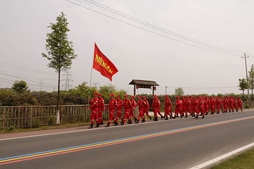 中國安能第二工程局常州分公司搶險(xiǎn)救援大隊(duì)黨日活動上演拉練與黨史教育“二重奏”