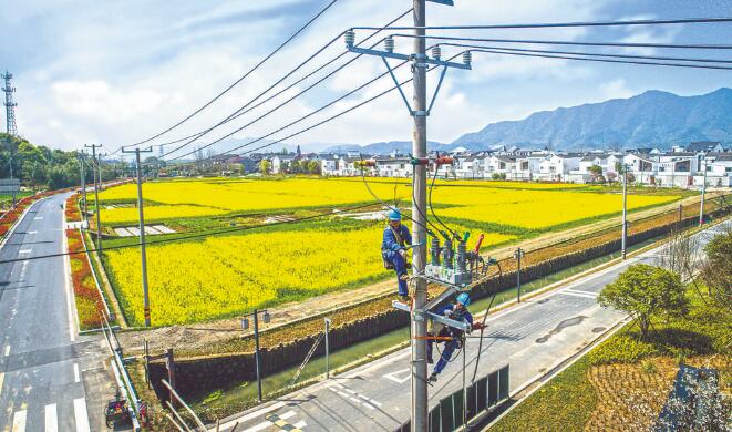 浙江富陽加大農網(wǎng)改造力度，全面推進鄉(xiāng)村電氣化改造