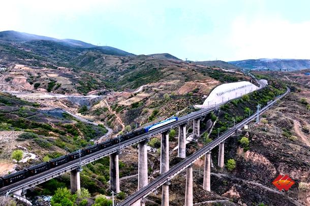 國家能源集團朔黃鐵路貨運量11月份超3000萬噸