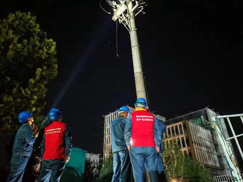 國網韓城供電公司全力應對強降雨深夜“鏖戰(zhàn)”送光明