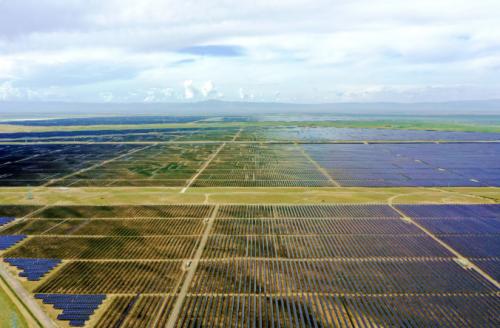 國家電投海南基地共和縣100萬千瓦光伏發(fā)電項目全容量并網!