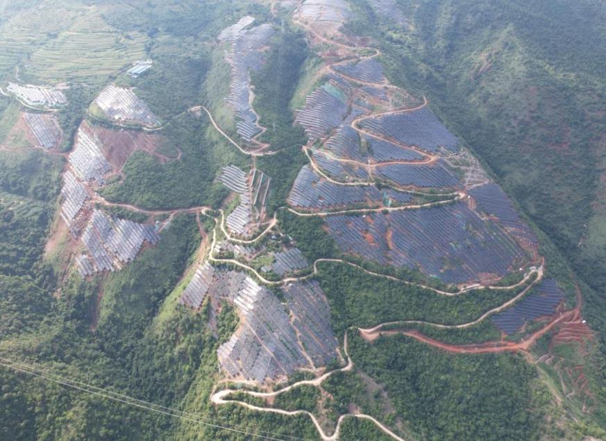 國家電投橫山50兆瓦光伏發(fā)電項目(二期)工程并網發(fā)電